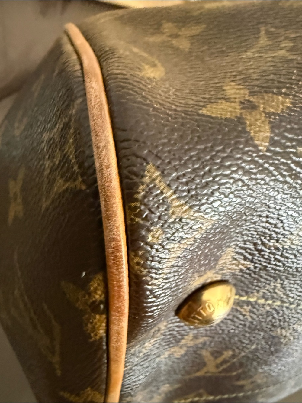 Louis Vuitton Tivoli GM Monogram Canvas Satchel with Natural Vachetta Handle - Picture 6 of 14